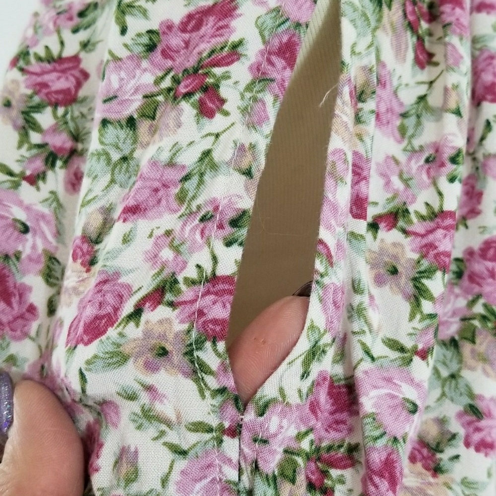 Floral patterned blouse - Picture 3 of 3